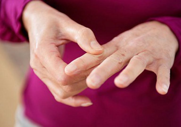 sormede liigesed haiget, mida teha Kiirusta ja purustab parema ola liigese